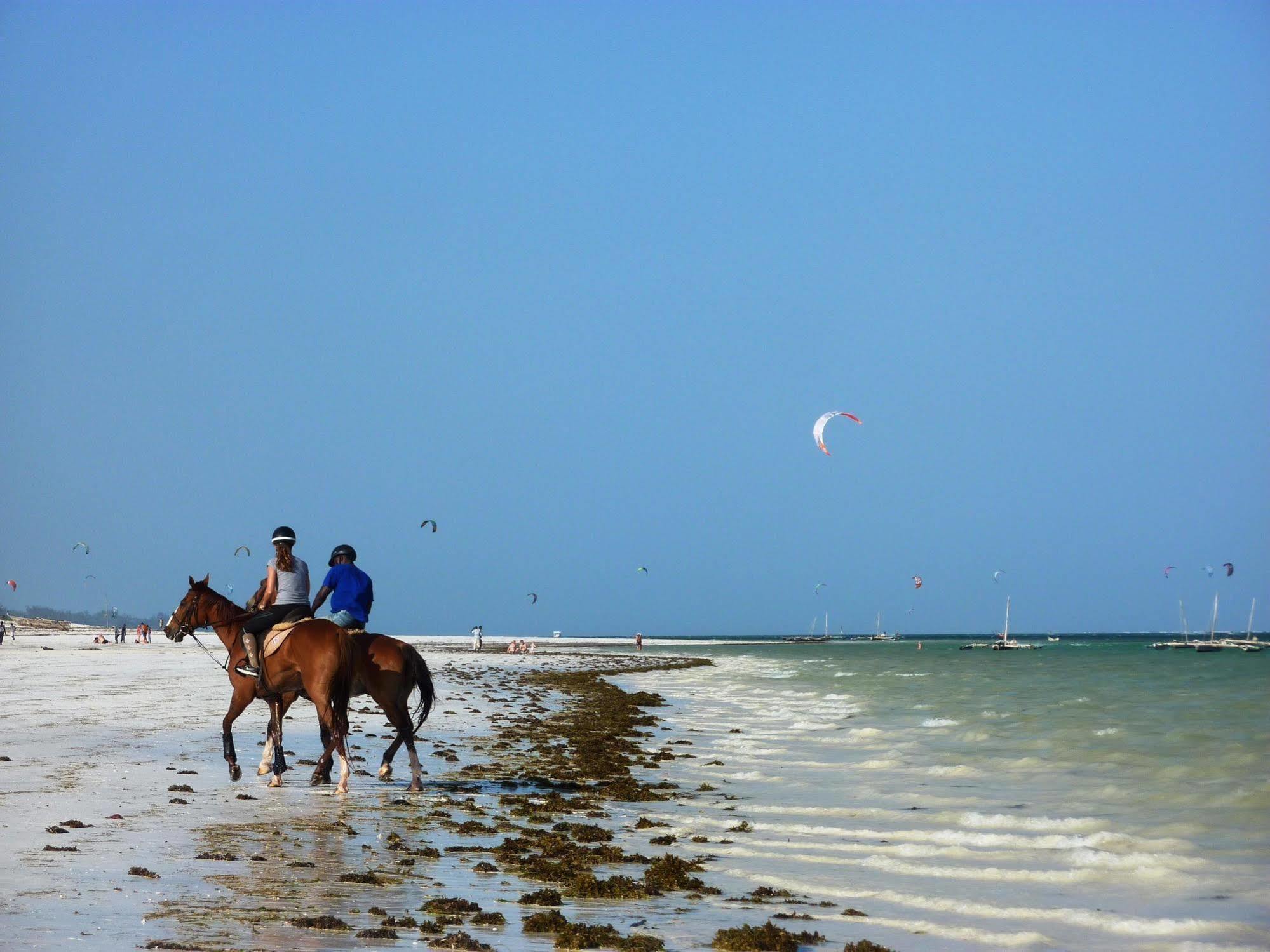 Lantana Galu Beach Diani Beach Exterior photo